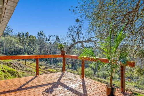 Balcony/terrace, Cozy Cabin on 10 acres in Auburn (CA)
