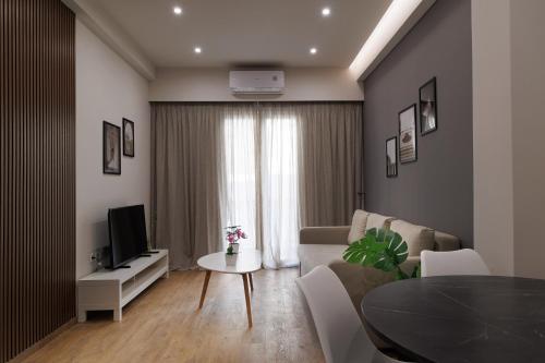 Modern Urban Oasis Near Athens Metro Hub - Apartment - Athens