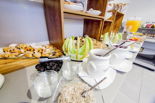 Hotel Confort - image 8