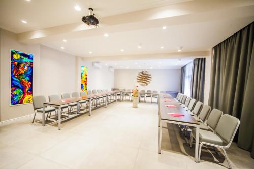 Hotel Confort - image 14