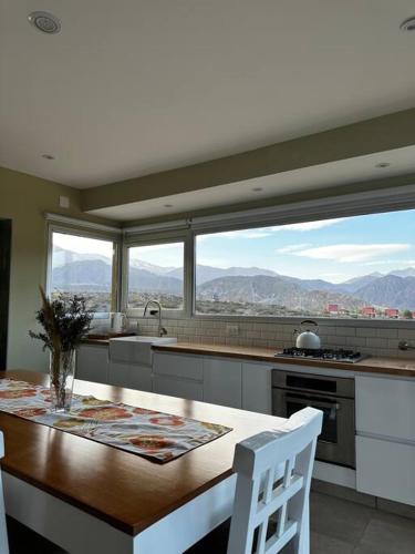 Villamagna, casa en Potrerillos in Near Center