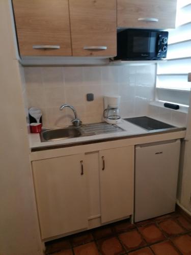 Baie du Galion Tartane in Ла Трініте