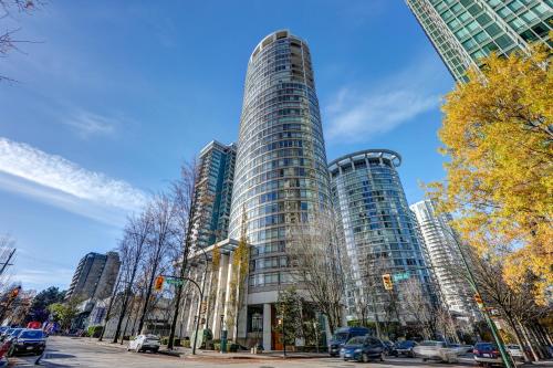 Dunowen Properties - Apartment - Vancouver