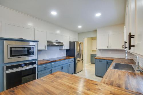 Dog-Friendly Norman Vacation Rental about 2 Mi to OU! in Norman, USA