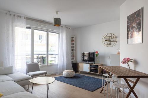 Spacious apartment - close to Paris city center