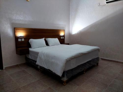 Hotel Ain Safnan Room&Flats فندق عين صفنان غرف&شقق in Manah