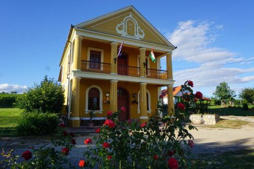 Joe Bácsi Rezidenciája - Apartment - Kisharsány