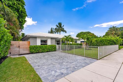 Luxury Downtown West Palm Beach Cottage W Pool!