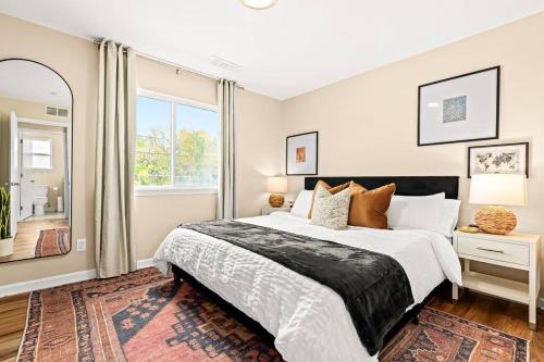 Brand New! 1BR Lower Flat near Downtown Roseville in Roseville, USA