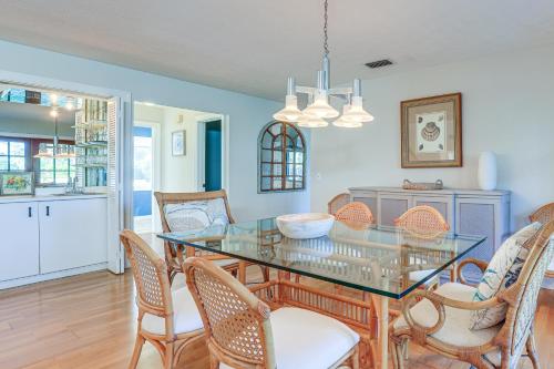 Beautiful Hobe Sound Retreat, 3 Mi to Beach! in Hobe Sound