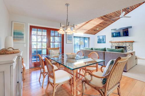 Beautiful Hobe Sound Retreat, 3 Mi to Beach! in Hobe Sound