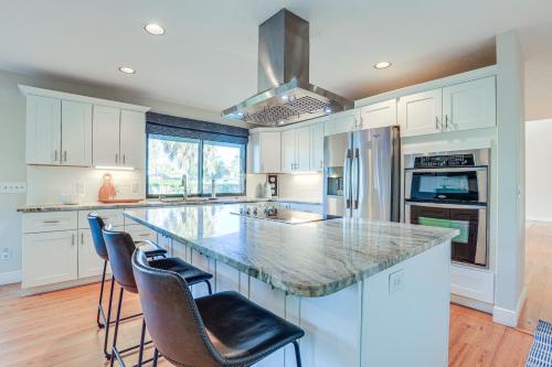 Beautiful Hobe Sound Retreat, 3 Mi to Beach! in Hobe Sound