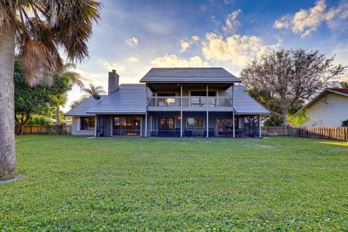 Beautiful Hobe Sound Retreat, 3 Mi to Beach! in Hobe Sound