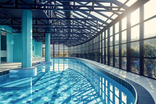 Swimming pool, Corendon Amsterdam Schiphol Airport, a Tribute Portfolio Hotel in Slotervaart