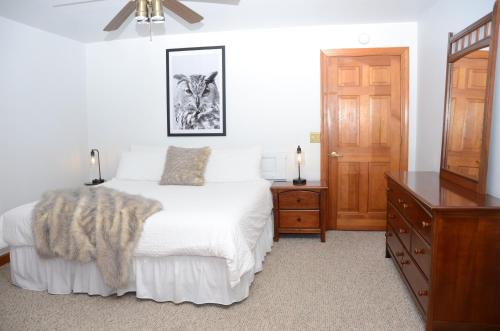 Bent Mountain Lodge Bed And Breakfast Inc. - image 6