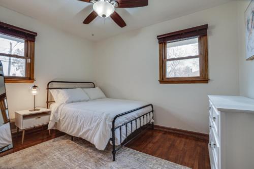 Oakdale Home with Deck - 7 Mi to Downtown St Paul!