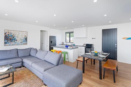 Hosts on the Coast - Leighs' Luxury Retreat