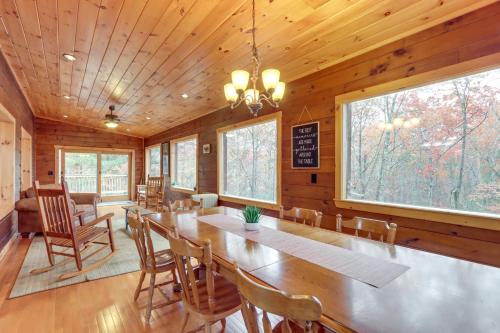 Blue Ridge Cabin with Hot Tub, 5 Mi to Downtown!, Blue Ridge
