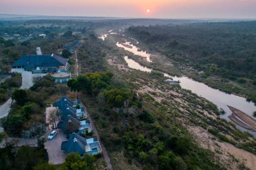Leopard Sands Kruger Park photo 3