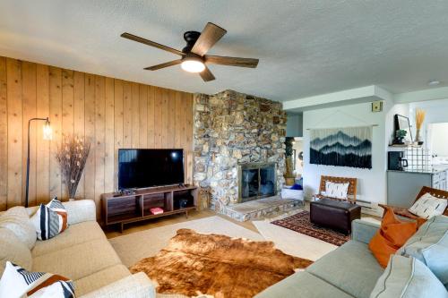 Pagosa Springs Cabin with Golf Course Views!