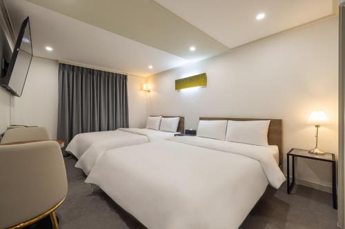 Hotel Stay Inn Room Type - Family Room