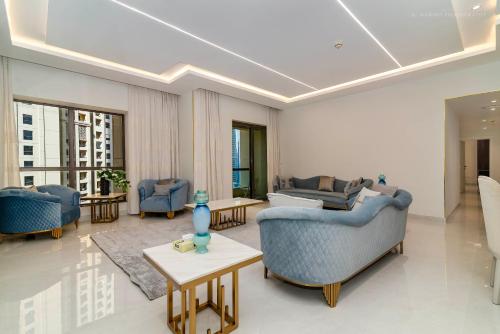 USMANS 4BDRM JBR Sadaf Next to Ritz Carlton Walk Daily Housekeeping JBR, Dubai