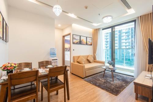 One-Bedroom Apartment image 2