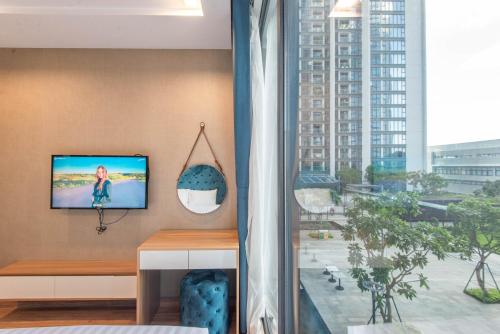 One-Bedroom Apartment image 6