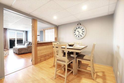 Chain O' Lakes Beach Penthouse with Lake Access in Johnsburg (IL)