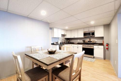 Chain O' Lakes Beach Penthouse with Lake Access in Johnsburg (IL)