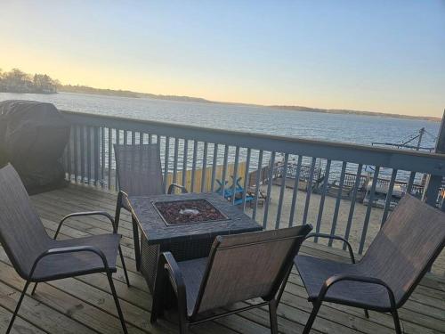 Chain O' Lakes Beach Penthouse with Lake Access