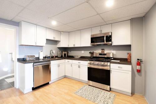 Chain O' Lakes Beach Penthouse with Lake Access in Johnsburg (IL)