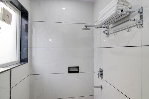 Deluxe Double or Twin Room image 3