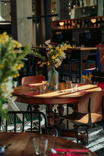 Restaurant, JOST Auberge de Jeunesse Montpellier Centre St Roch in Montpellier