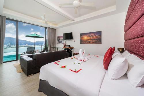 room detail thumbnail 1