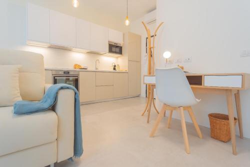 One-Bedroom Apartment image 9