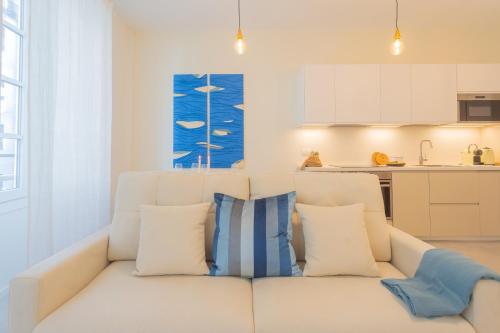 One-Bedroom Apartment image 8