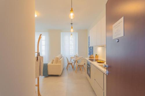 One-Bedroom Apartment image 5