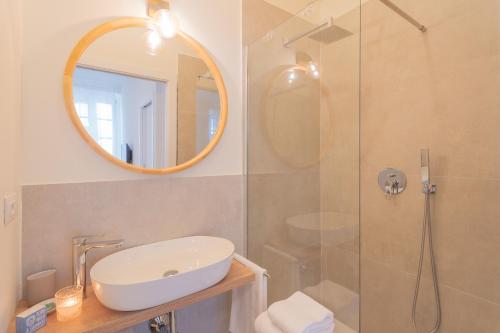 One-Bedroom Apartment image 3