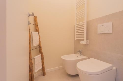 One-Bedroom Apartment image 4