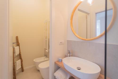 One-Bedroom Apartment image 1