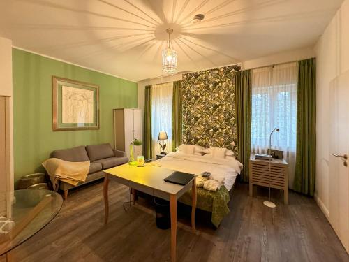 room detail thumbnail 0