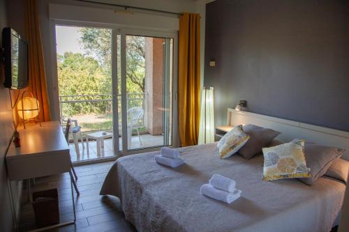 Chambre double avec 1 ou 2 lits, vue sur le jardin