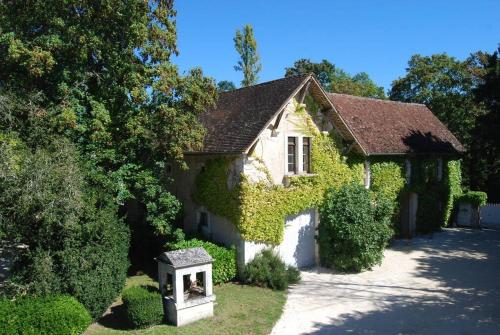 3 bedroom apartment in the grounds of a Chateau - Location saisonnière - Saint-Paul-Lizonne