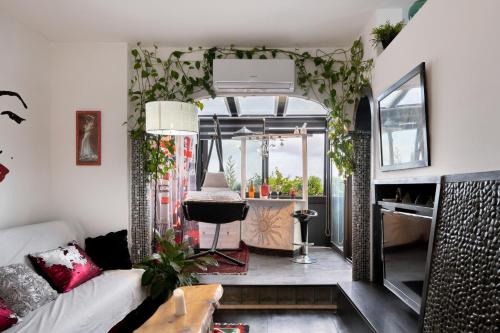  Penthouse with green views near Rome and Ostia in 125 Vitinia