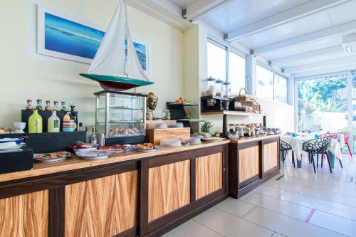 Marina 10 Boutique&Design Hotel - image 4