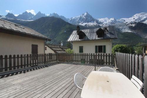 L'Ecrin des Pècles - Centrale - Rénové - Immense Terrasse Face au Mont-Blanc - Apartment - Chamonix