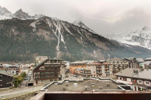 L'Aiguille - Center of Chamonix - View Mont-Blanc Chamonix
