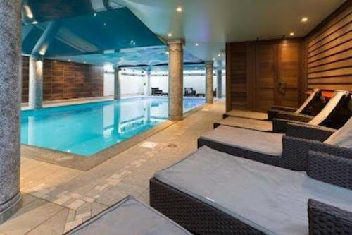 Le Petit Paradis - Indoor pool and sauna