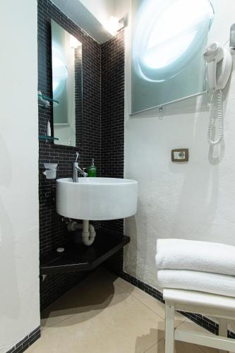 Marina 10 Boutique&Design Hotel - image 5